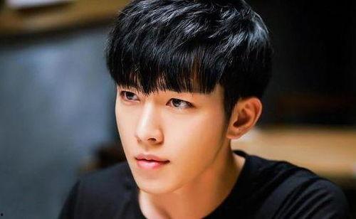 爆料娱乐圈炎亚纶,娱乐圈爆料背后的真相揭秘 第1张 爆料娱乐圈炎亚纶,娱乐圈爆料背后的真相揭秘 第1张